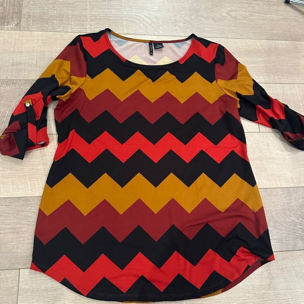 new directions Black Red Mustard Zigzag Chevron Top